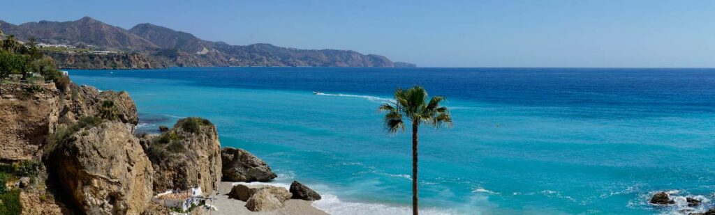 playas de nerjas según el tipo de viajero que eres